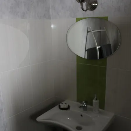 Panzió D'hotes L'aubaine Avec Jacuzzi Wanquetin