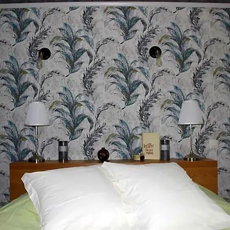 D'hotes L'aubaine Avec Jacuzzi Bed & Breakfast Wanquetin