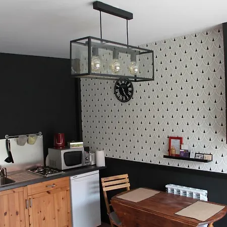 D'hotes L'aubaine Avec Jacuzzi Bed & Breakfast 3*